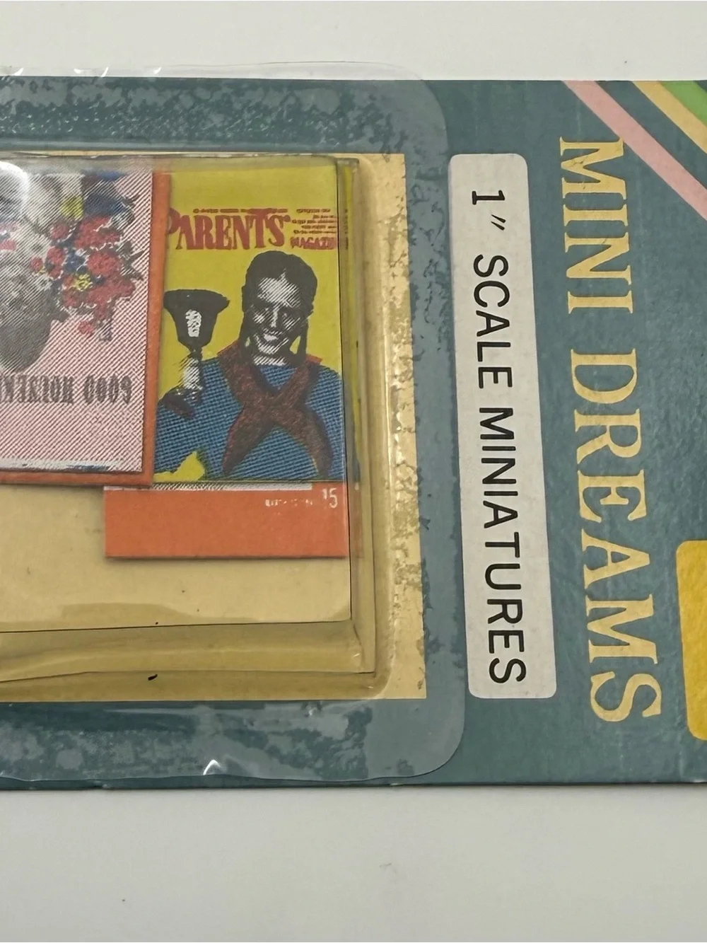 Mini Dreams 1:12 Dollhouse Miniature Art Magazines Set, Paper, Multicolor